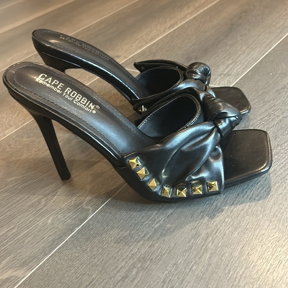 Cape Robbin Darian Slip On Black Open Toe High Heel Clogs with Gold Studs NEW - Picture 17 of 17